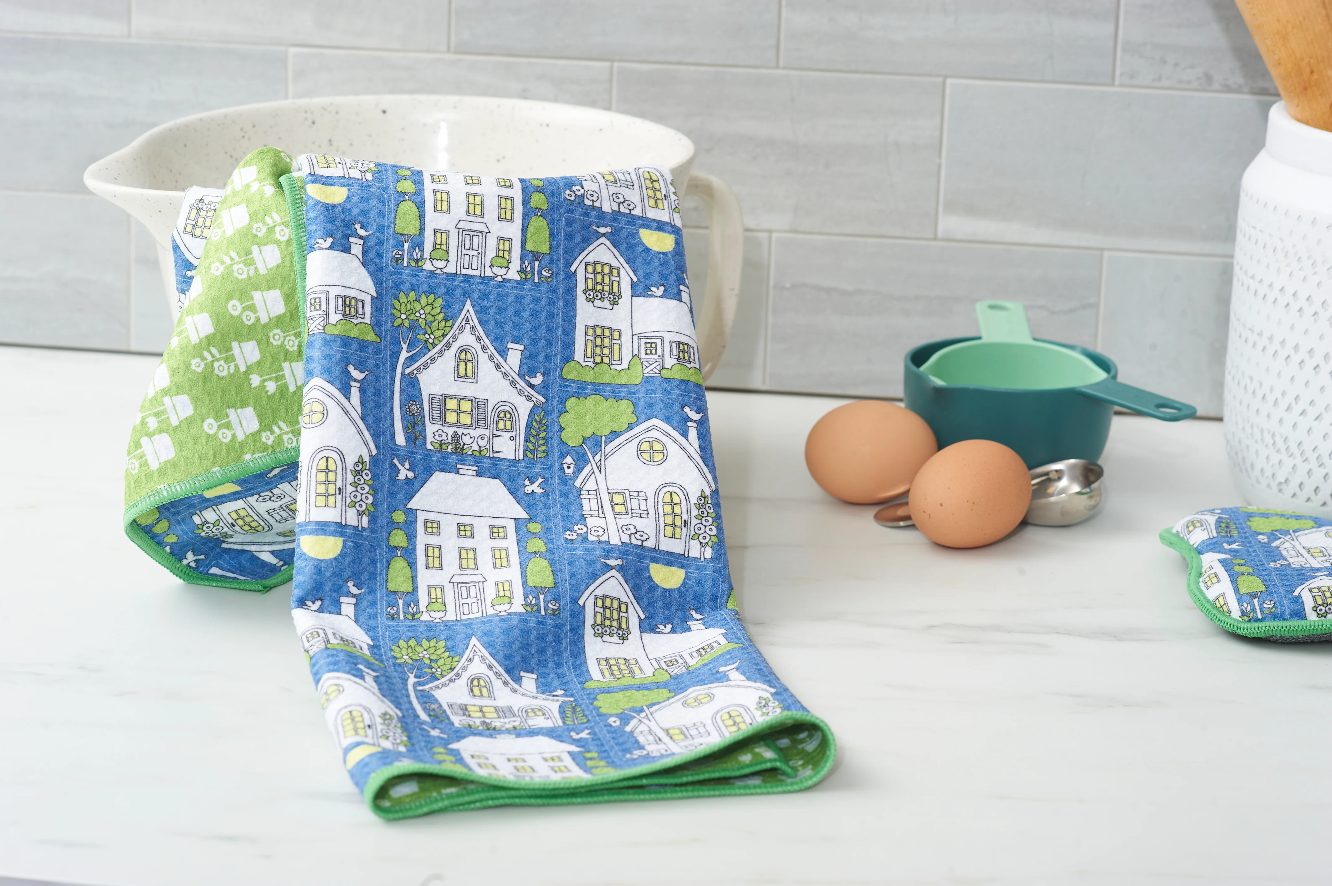 Twilight Cottages Anywhere Towel - Image 3