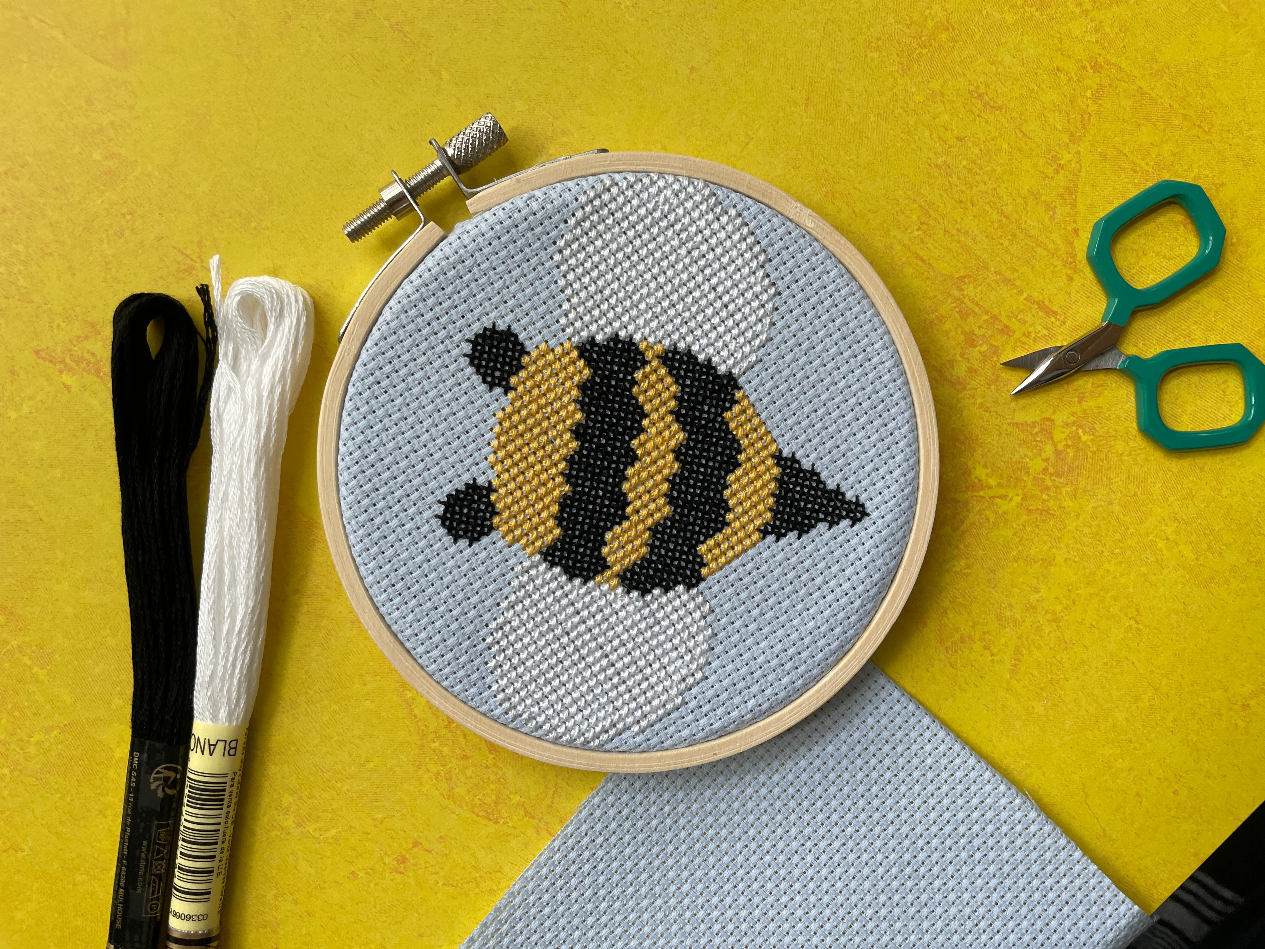 Busy Bee Counted Cross Stitch Leaflet - Image 3