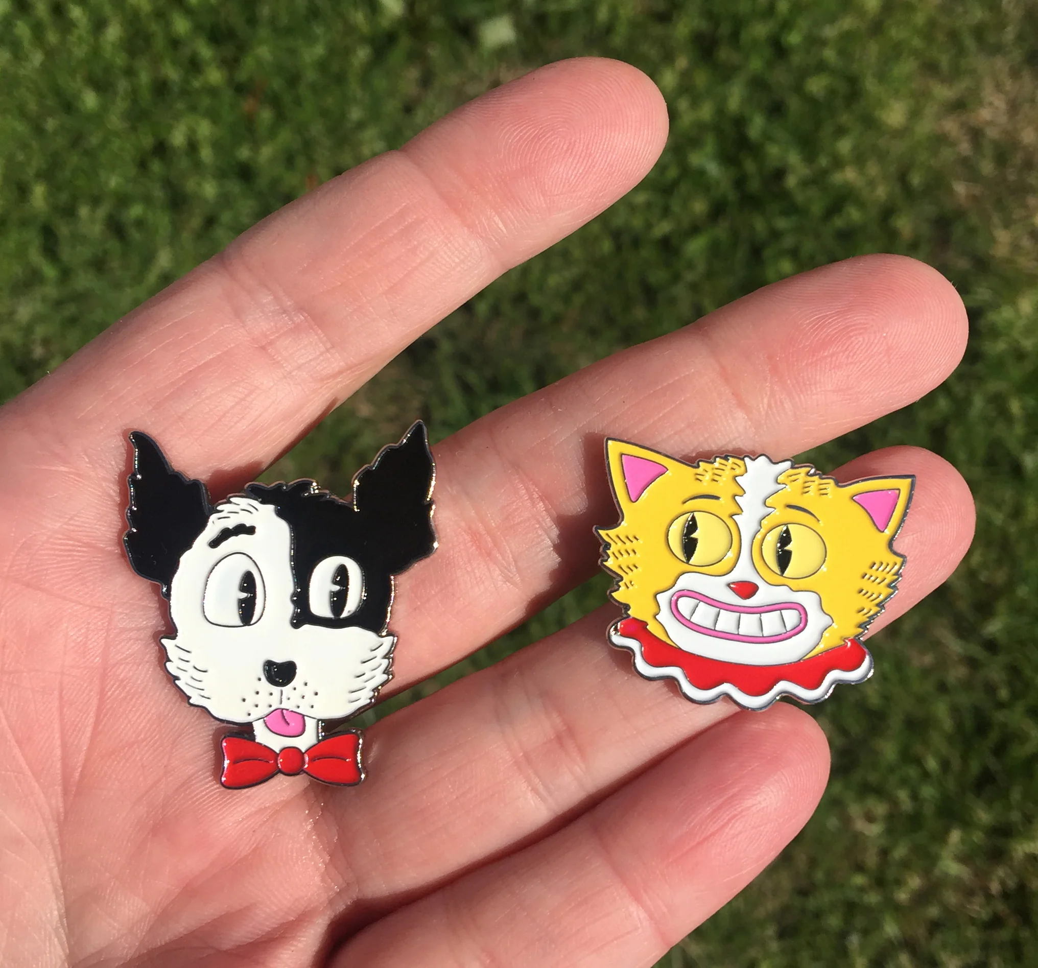 Smiling Cat Enamel Art Pin - Image 4